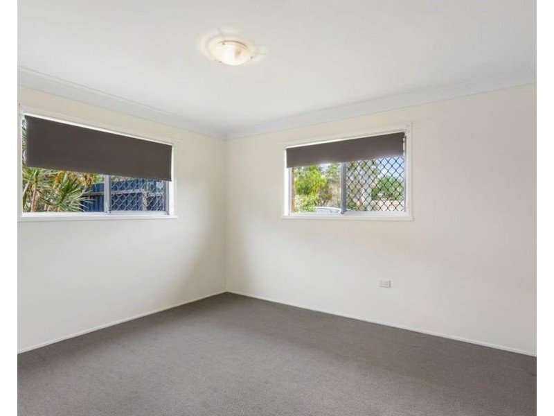 2/2 Doncaster Street, Newtown QLD 4350