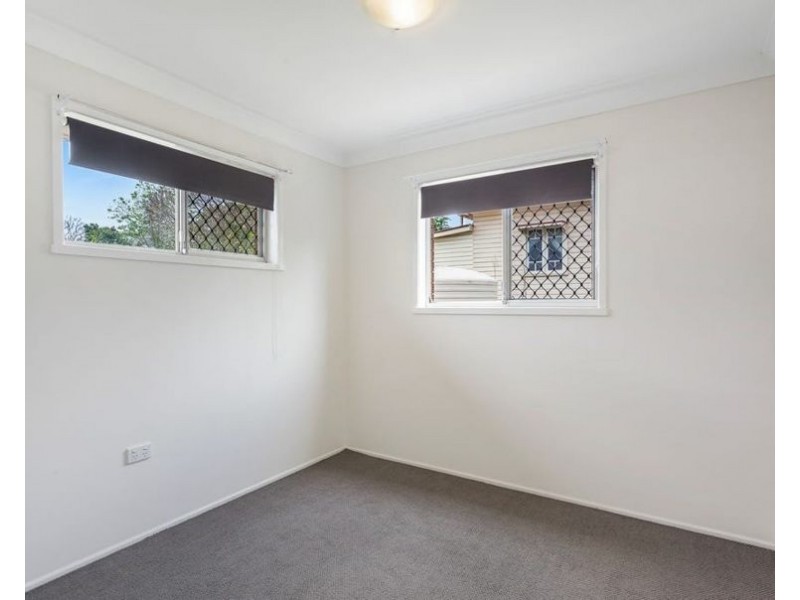 2/2 Doncaster Street, Newtown QLD 4350