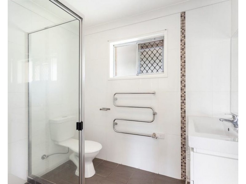 2/2 Doncaster Street, Newtown QLD 4350