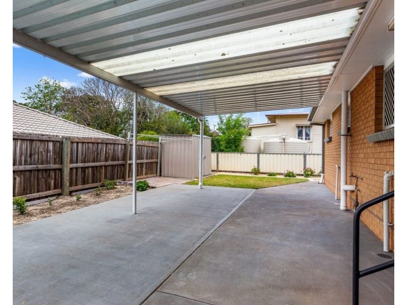 2/2 Doncaster Street, Newtown QLD 4350