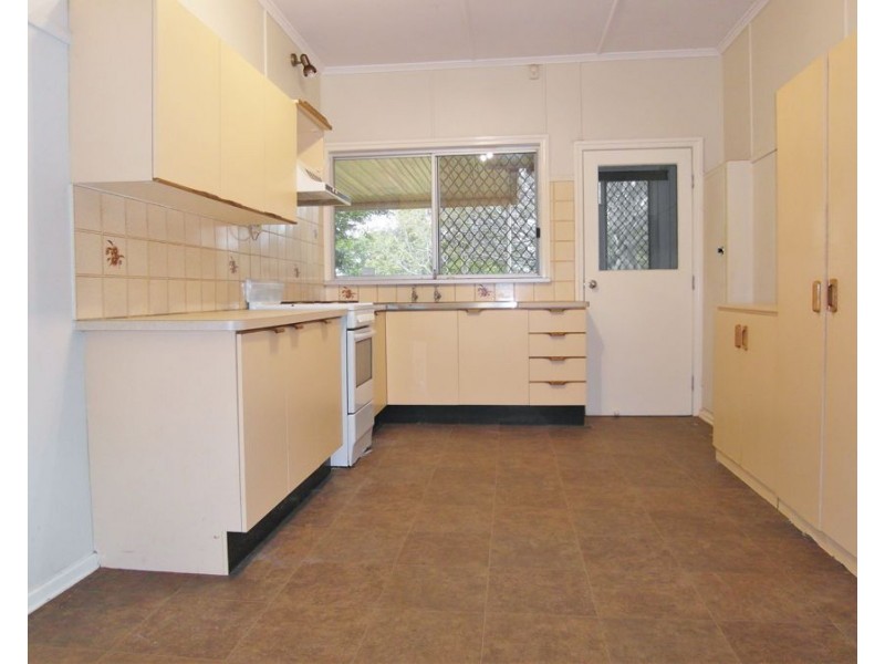 22 Fourth Avenue, Harristown QLD 4350