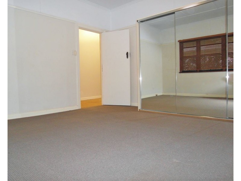 22 Fourth Avenue, Harristown QLD 4350