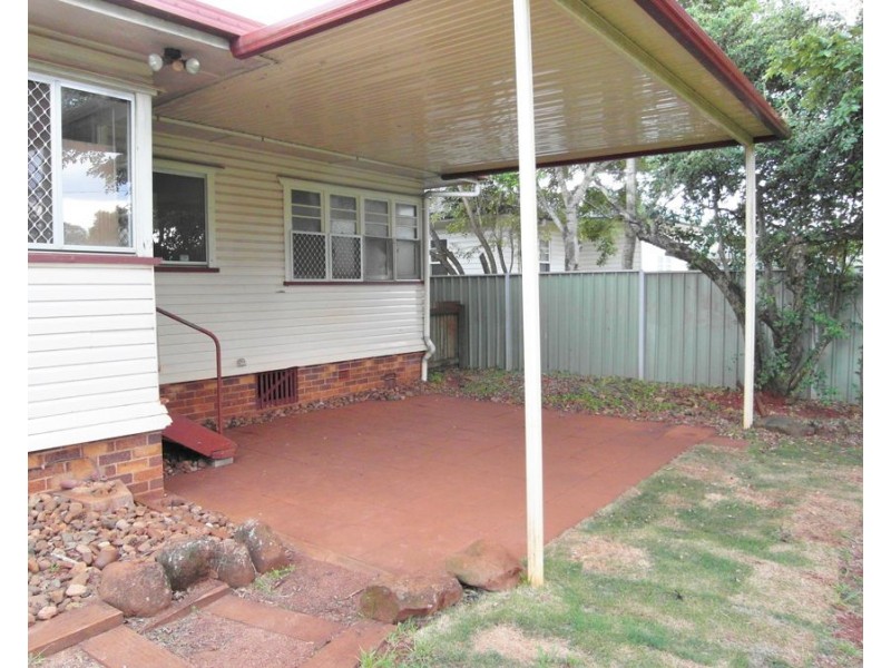 22 Fourth Avenue, Harristown QLD 4350