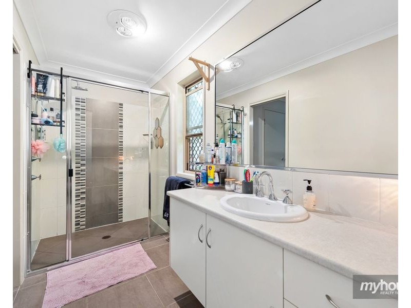 53 Sunset Drive, Glenvale QLD 4350