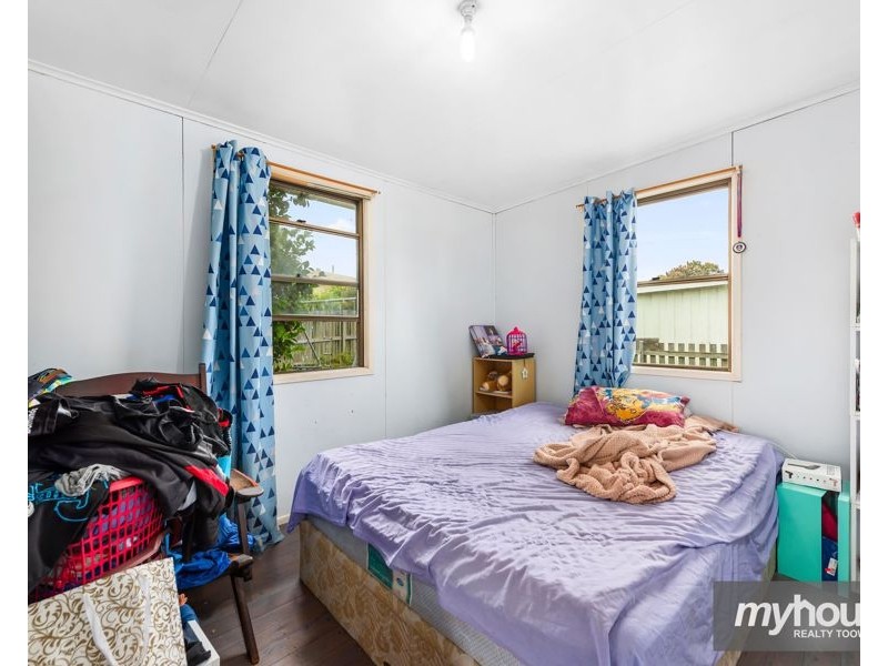 2 Kirklees Street, Newtown QLD 4350