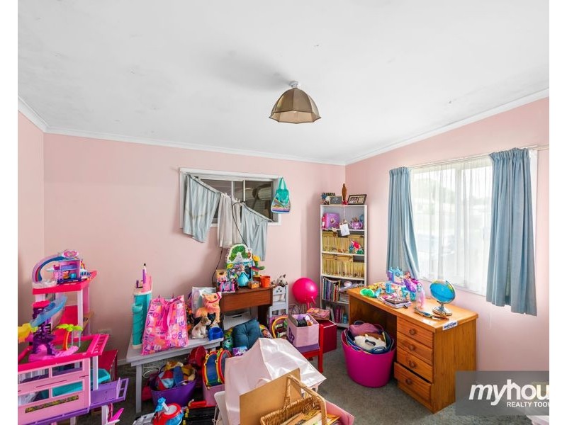 2 Kirklees Street, Newtown QLD 4350