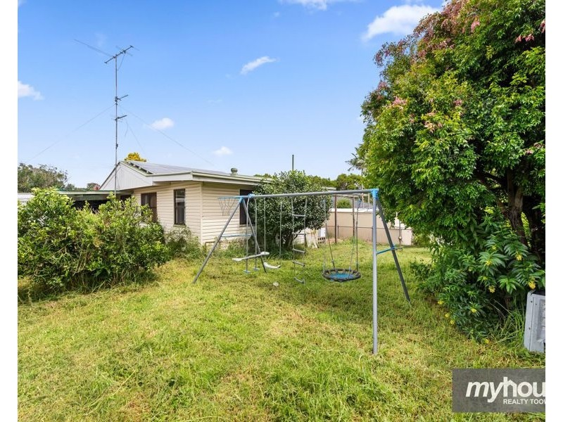 2 Kirklees Street, Newtown QLD 4350