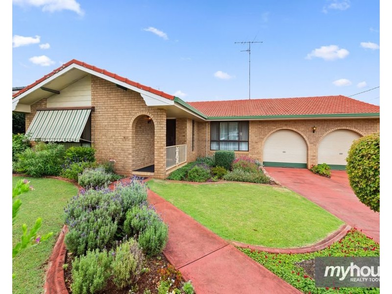 22 Hinkler Crescent, Wilsonton QLD 4350