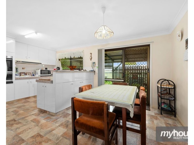 22 Hinkler Crescent, Wilsonton QLD 4350