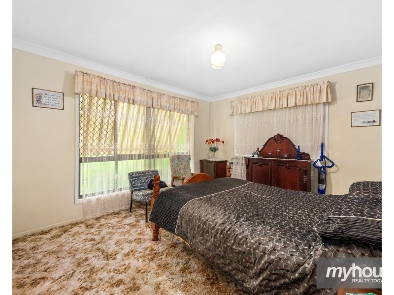 22 Hinkler Crescent, Wilsonton QLD 4350
