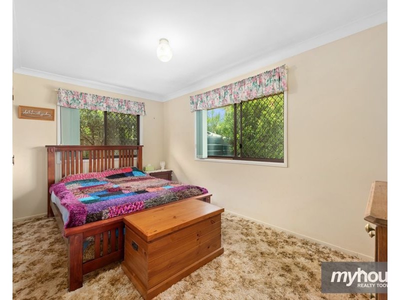 22 Hinkler Crescent, Wilsonton QLD 4350
