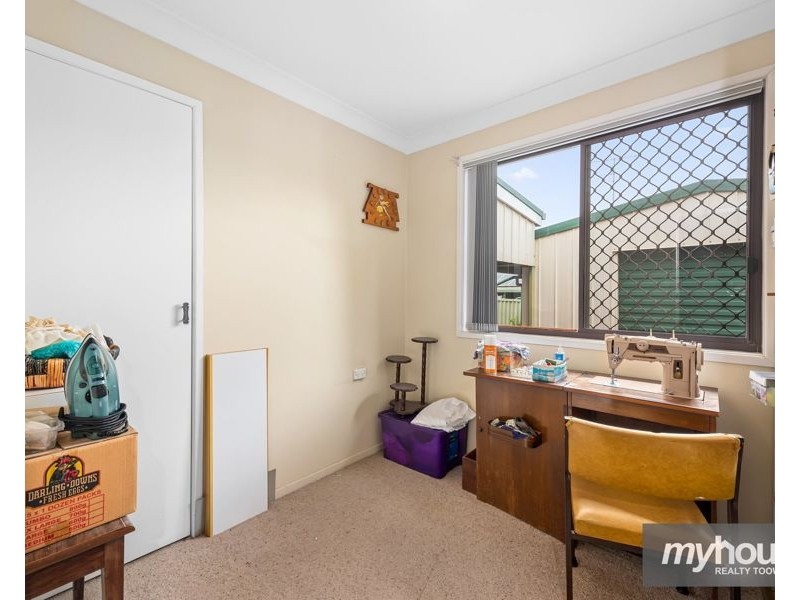 22 Hinkler Crescent, Wilsonton QLD 4350