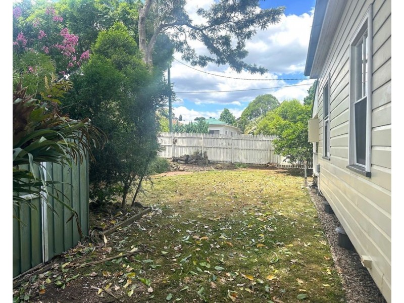125 Stuart Street, Mount Lofty QLD 4350