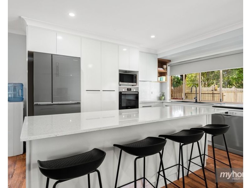 18 Stewart Street, Withcott QLD 4352