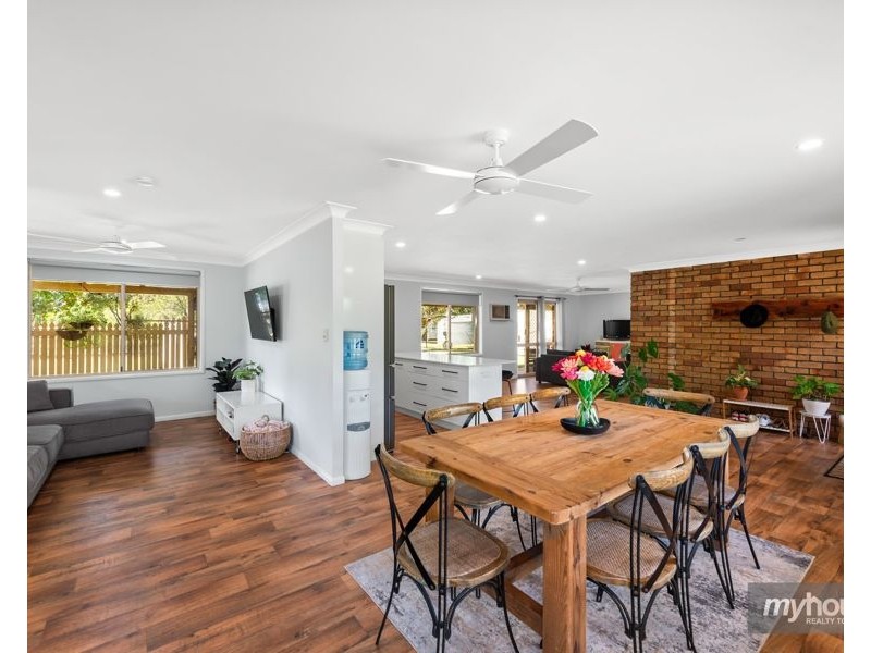 18 Stewart Street, Withcott QLD 4352