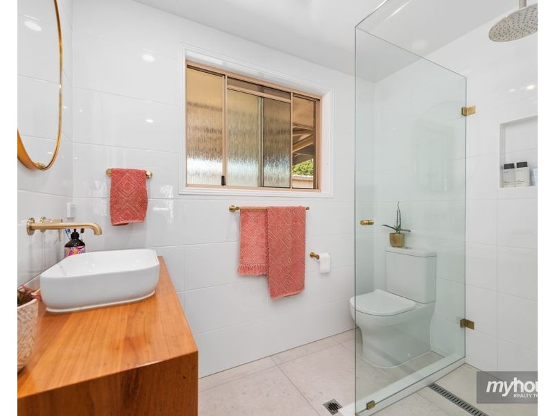 18 Stewart Street, Withcott QLD 4352