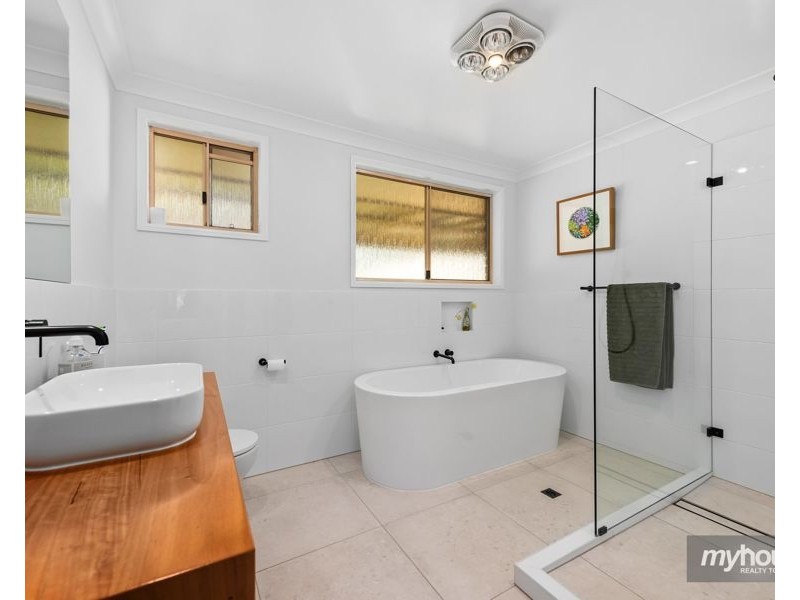 18 Stewart Street, Withcott QLD 4352
