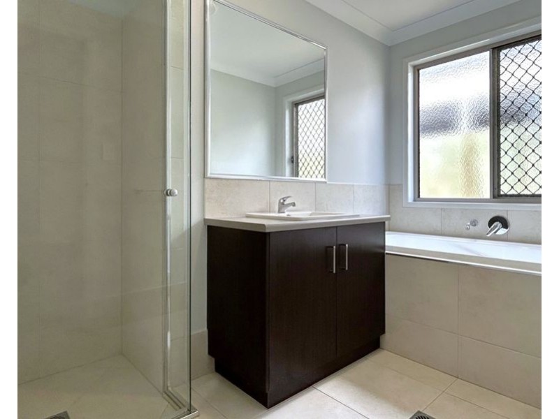 115 Entabeni Drive, Kearneys Spring QLD 4350