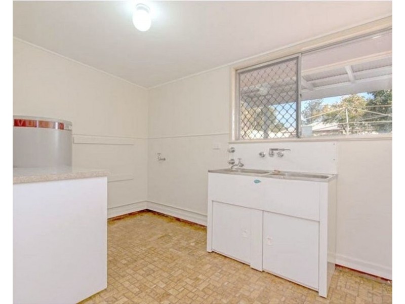 184 Taylor Street, Newtown QLD 4350