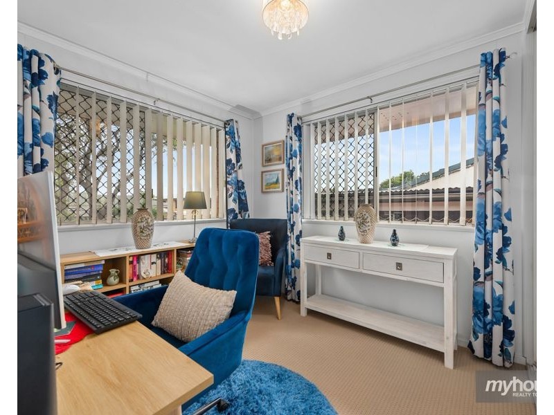 39 Croxley Street, Harristown QLD 4350