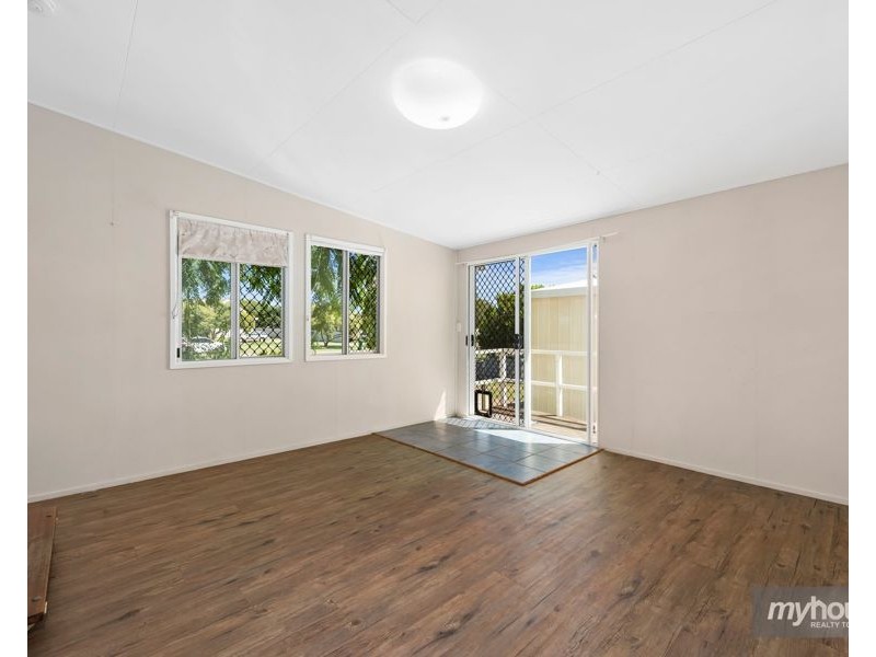 53 York Street, Oakey QLD 4401