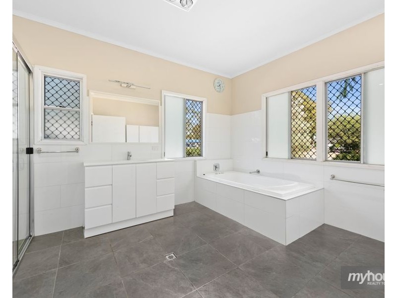 53 York Street, Oakey QLD 4401