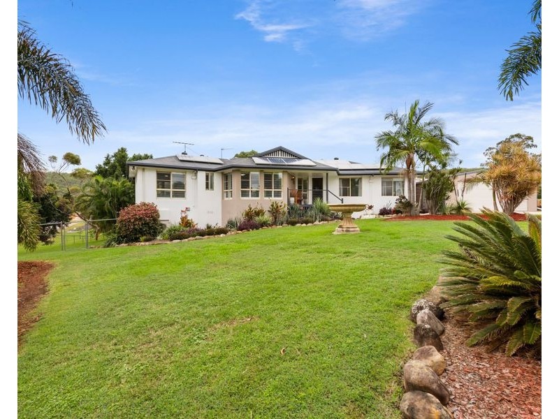 17 Debra Street, Withcott QLD 4352