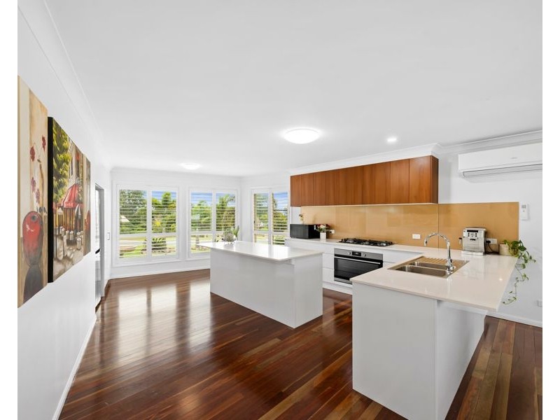 17 Debra Street, Withcott QLD 4352
