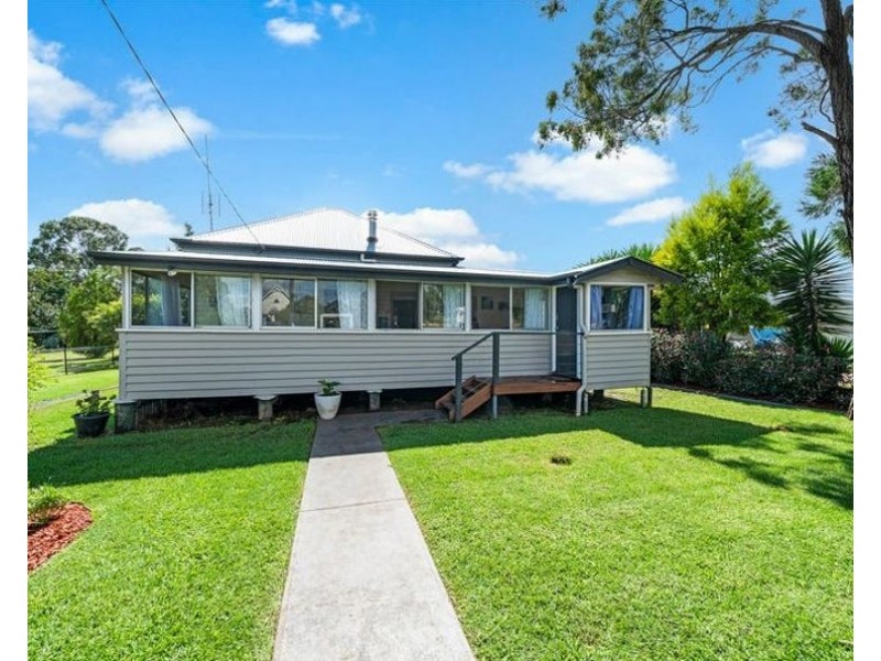 24 Eton Street, Cambooya QLD 4358