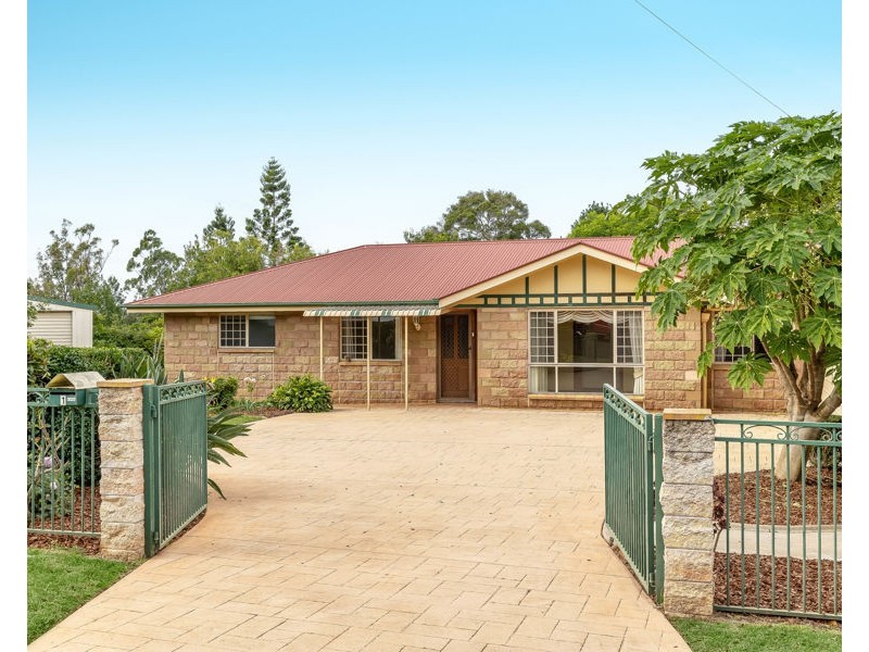 1 Strong Street, South Toowoomba QLD 4350
