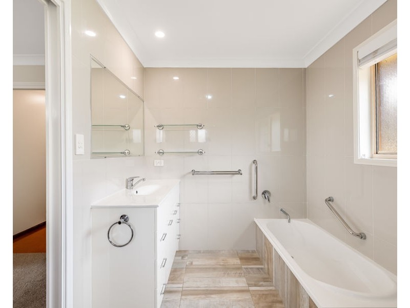 1 Strong Street, South Toowoomba QLD 4350