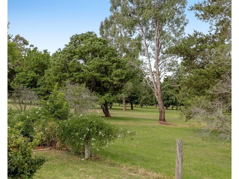 1 Strong Street, South Toowoomba QLD 4350