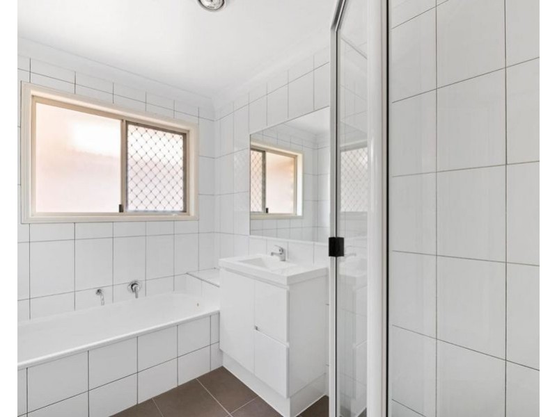 1b Evergreen Court, Glenvale QLD 4350