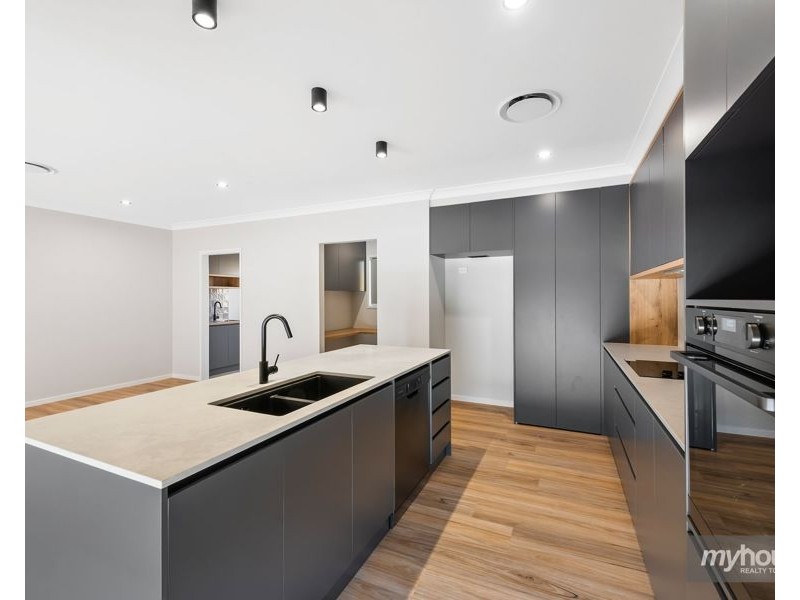 1/12 Guyana Court, Darling Heights QLD 4350