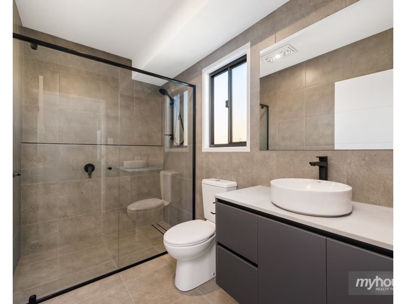 1/12 Guyana Court, Darling Heights QLD 4350