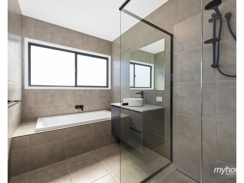 1/12 Guyana Court, Darling Heights QLD 4350