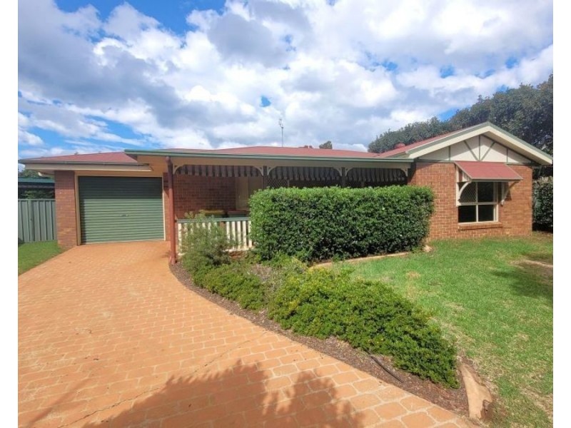 2 Connole Court, Kearneys Spring QLD 4350