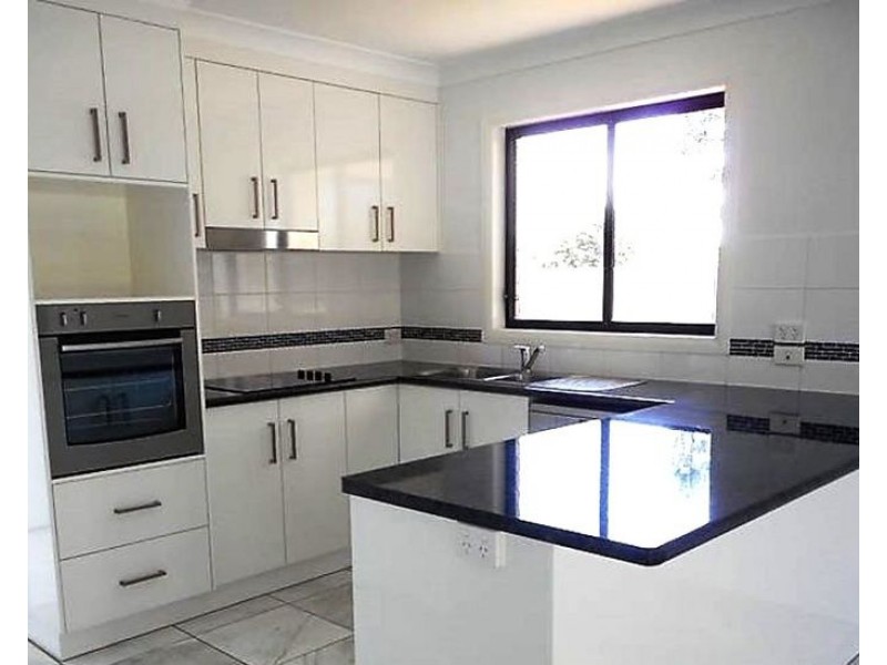 9 Grandslam Street, Glenvale QLD 4350