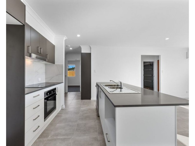 2/51 Crockers Road, Westbrook QLD 4350