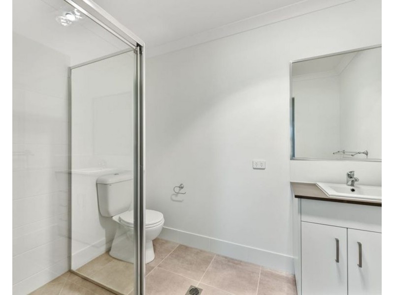 2/51 Crockers Road, Westbrook QLD 4350