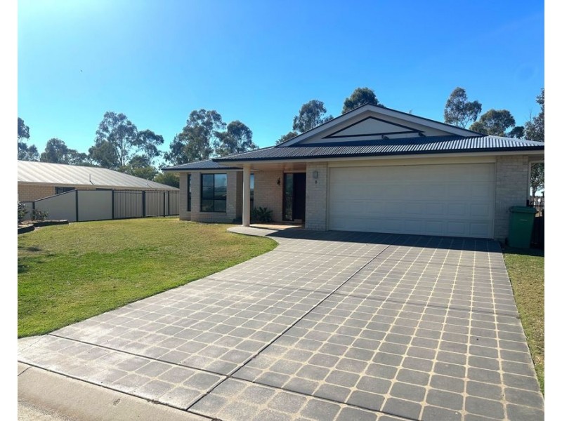 9 Eric Court, Cambooya QLD 4358