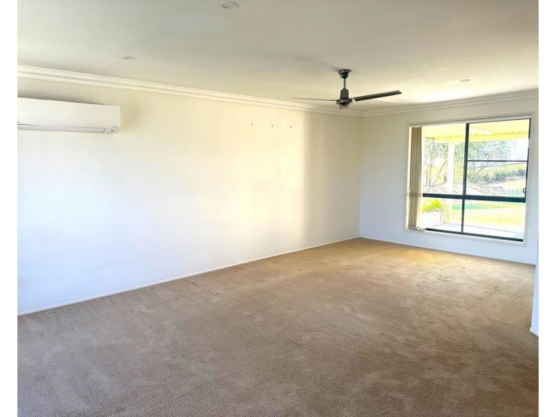 9 Eric Court, Cambooya QLD 4358