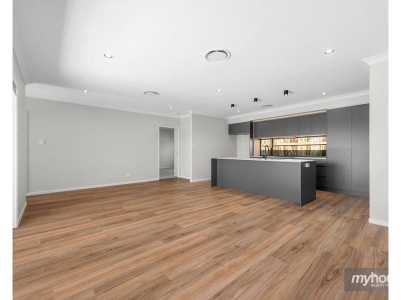 2/12 Guyana Court, Darling Heights QLD 4350