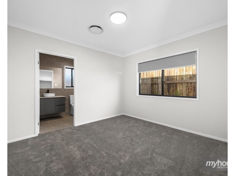 2/12 Guyana Court, Darling Heights QLD 4350