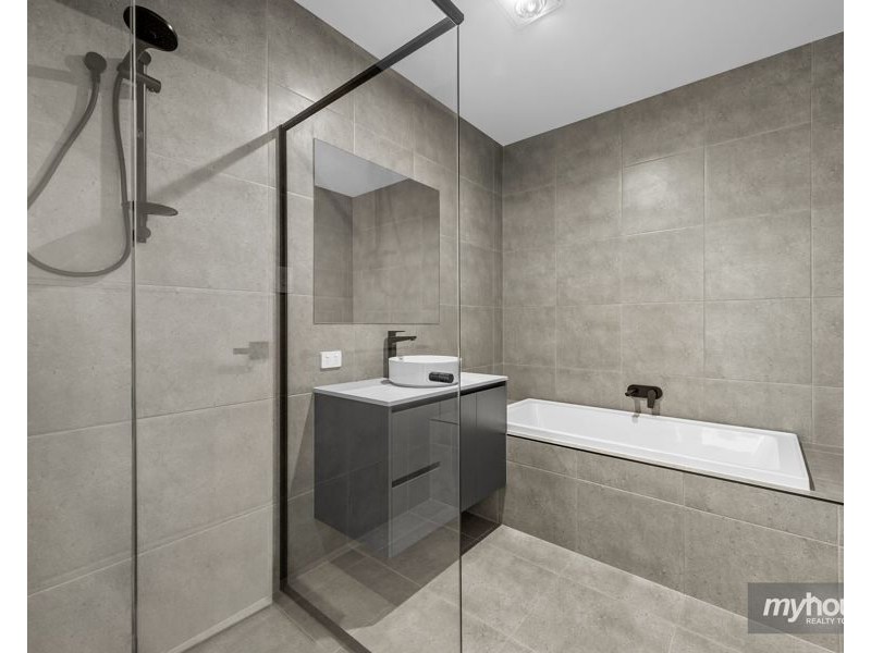 2/12 Guyana Court, Darling Heights QLD 4350