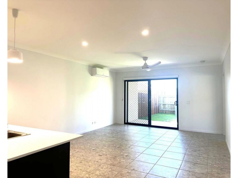 1/3 Royal Dane Crescent, Meringandan West QLD 4352