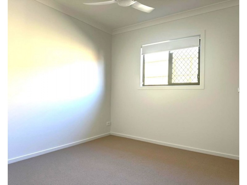 1/3 Royal Dane Crescent, Meringandan West QLD 4352