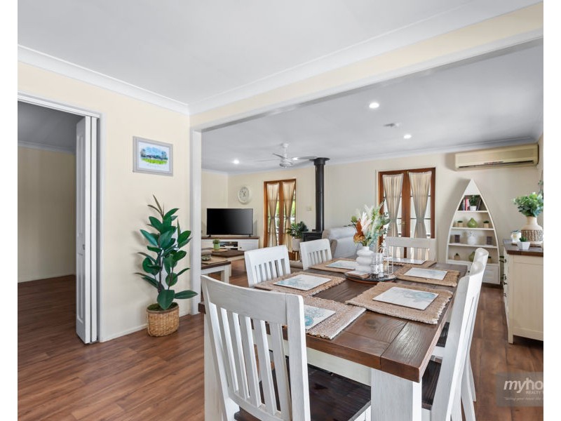17 Gordon Crescent, Withcott QLD 4352