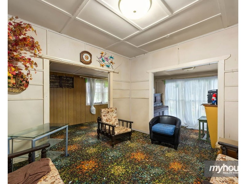 17 Donegal Street, Rockville QLD 4350