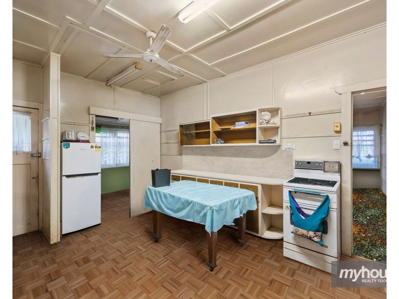 17 Donegal Street, Rockville QLD 4350